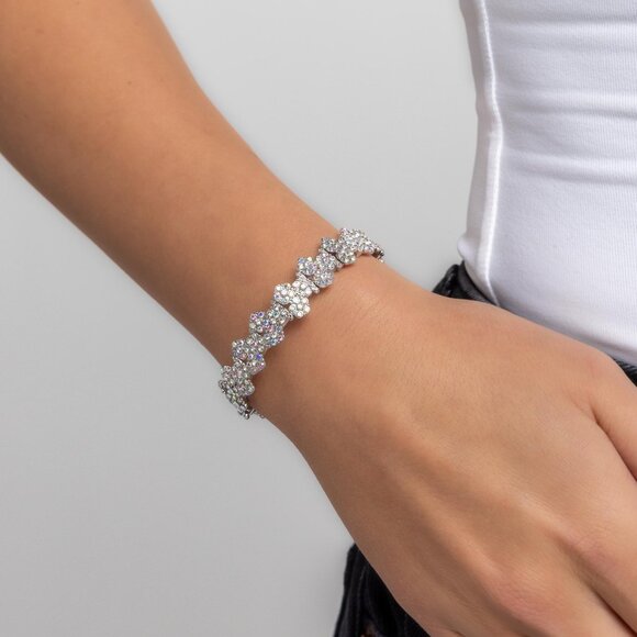 Paparazzi Jewelry Accessories - FLOWER Hungry - White Bracelet - NEW!! - Picture 3 of 4